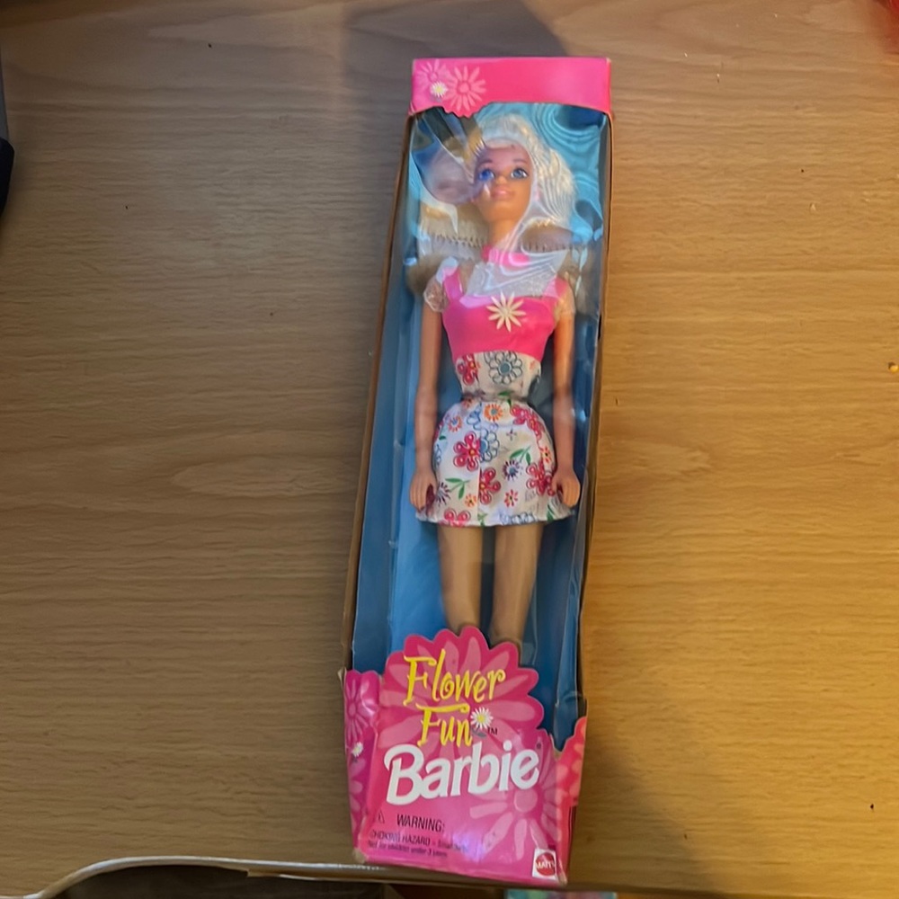 NIB  Flower Fun Barbie